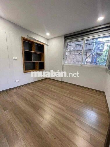 Bán nhà tập thể phố Giải Phóng nhà đẹp 2 thoáng gần các bệnh viện trườ