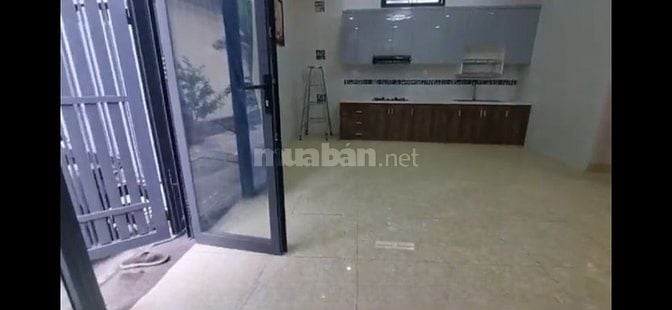Nhà 3lầu đúc kiên cố hẻm trước nhà 4m