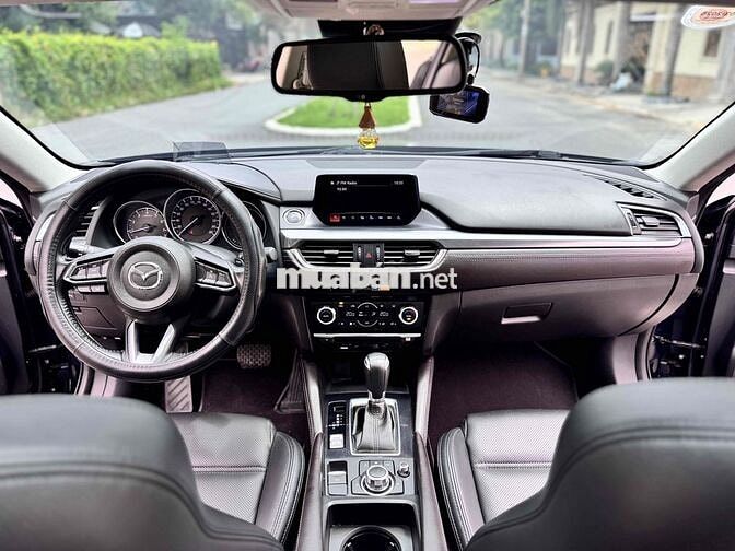Mazda 6 2017 đk 2018 2.0 AT - 100.000km xanh đen