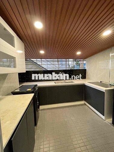 Bán nhà tập thể phố Giải Phóng nhà đẹp 2 thoáng gần các bệnh viện trườ