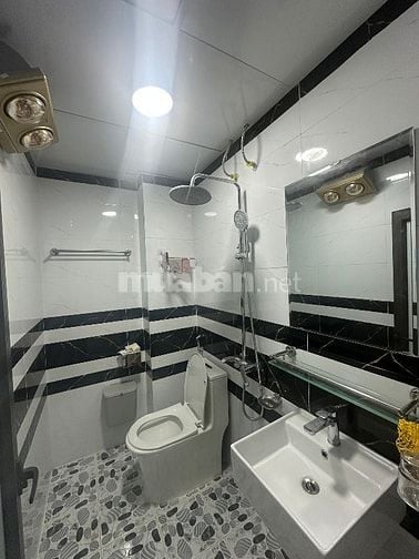 nhà 44m2x4T, ô tô đỗ cổng, cách QL6 gần,tiện lên Bến xe Yên Nghĩa