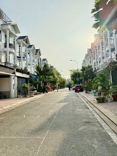 Bán nhà 5x20 KDC Centana Long Trường Tp Thủ Đức TpHCM