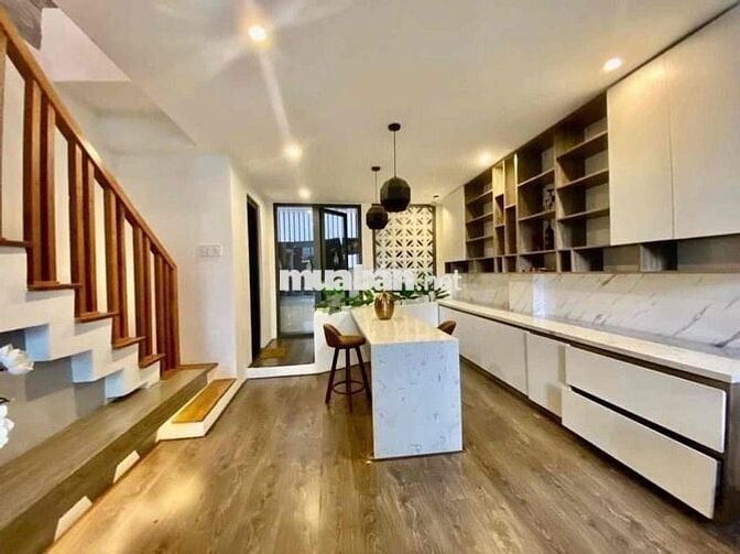 Cho thuê nhà 4 phòng ngủ rộng mặt tiền Hồ Huấn Nghiệp, Đà Nẵng