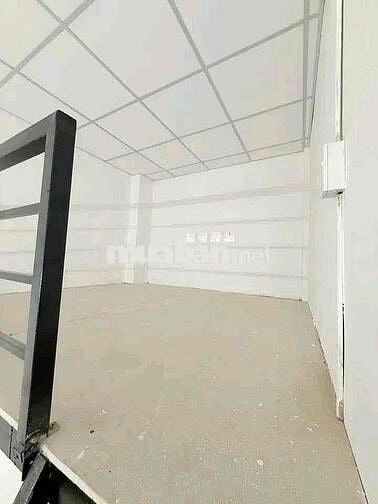 Nhà trọ dưới trệt dắt xe vào phòng