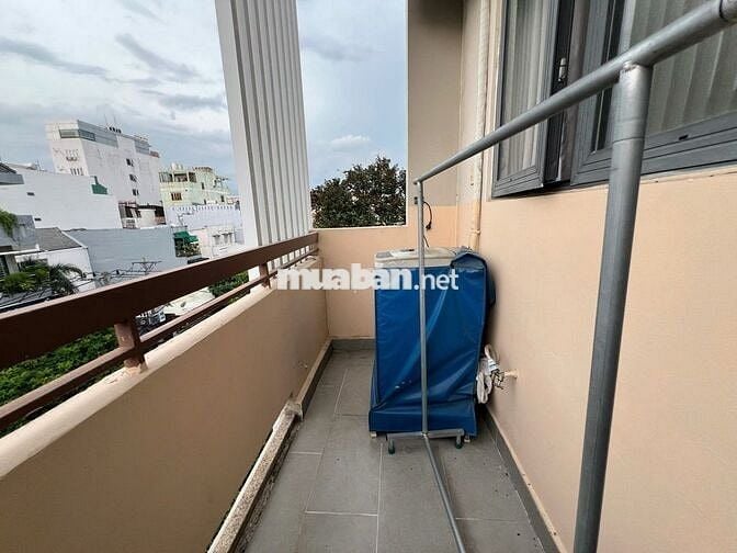 CHO THUÊ DUPLEX BAN CÔNG FULL NỘI THẤT CÓ THANG MÁY HẦM XE NGAY GA T3
