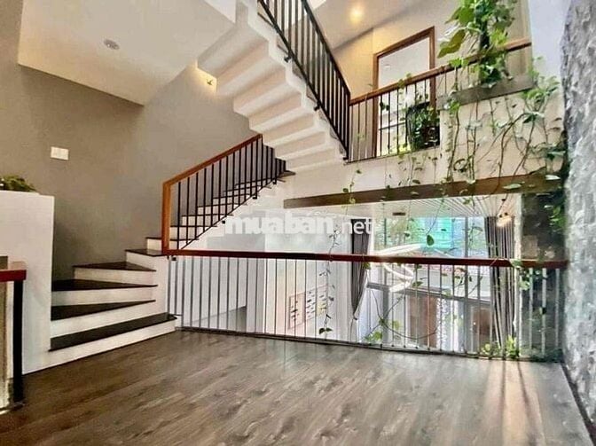Cho thuê nhà 4 phòng ngủ rộng mặt tiền Hồ Huấn Nghiệp, Đà Nẵng