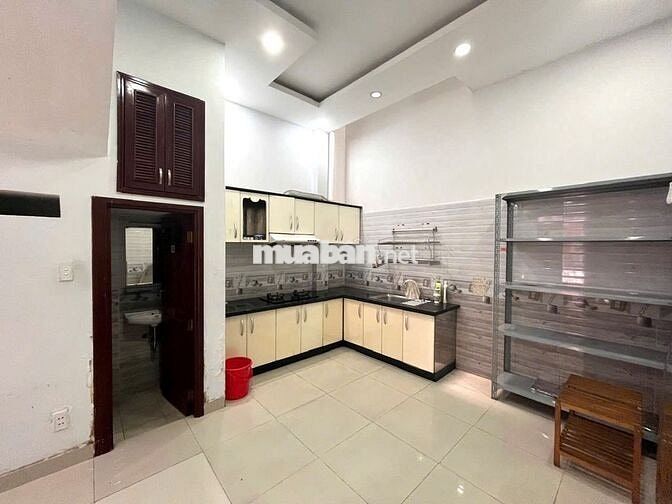 Cho Thuê Nhà Đường Lê Duy Nhuận, Tân Bình (trệt, 2 lầu, ST, 5PN, 3WC)