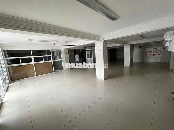 39 Trần Nhật Duật P.Tân Định Q.1 : Diện tích : 12 x 20