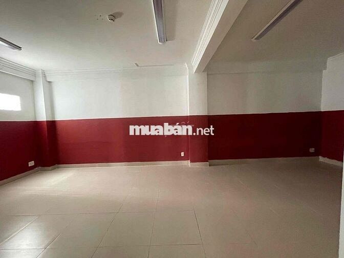 39 Trần Nhật Duật P.Tân Định Q.1 : Diện tích : 12 x 20