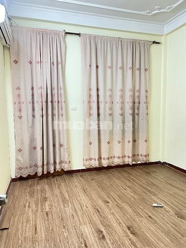 Cc Mời thuê nhà ngõ 16 hoàng cầu 45m2 5pn 12 tr/1 th