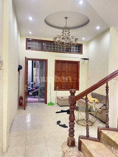 Cc Mời thuê nhà ngõ 16 hoàng cầu 45m2 5pn 12 tr/1 th