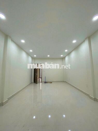 NHÀ RỘNG, ĐẸP -  304B Hoàng Văn Thụ- 4.5 x 17m, Tầng Trống Suốt!