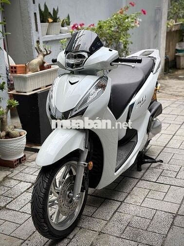 SH300i đời cao nhất odo chuẩn 5519km cọp