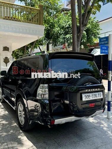 Pajero 2016 GLS Class 3.8 4x4 AT màu đen