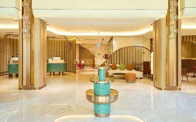 BÁN TÒA NHÀ KHÁCH SẠN 4 SAO ĐẲNG CẤP CÓ 1-0-2