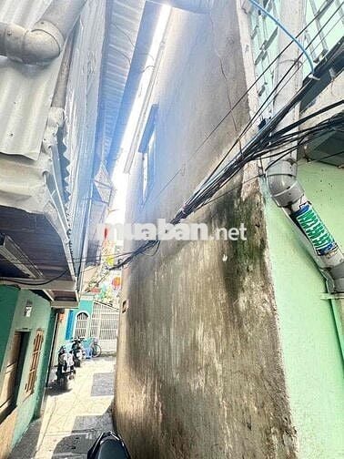 BÁN NHÀ HOÀNG DIỆU QUẬN 4 VỊ TRÍ ĐẸP THÔNG RA ĐƯỜNG MẶT TIỀN CHỈ 10m