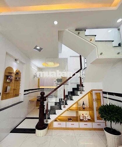 Bán nhà gần Trường Chinh - ngang xịn 4m- 2 tầng - Hoàn công đầy đủ