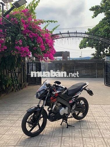 Dư dùng nên bán xe FZ150 máy zin