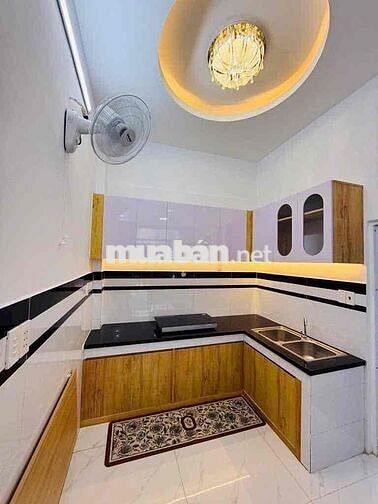 Bán nhà gần Trường Chinh - ngang xịn 4m- 2 tầng - Hoàn công đầy đủ