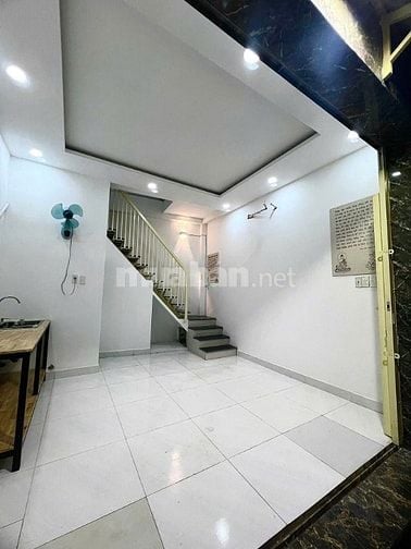 Cho thuê nhà hẻm 4m(XH) Nguyễn Văn Luông, P.12, Q.6 giá 11tr