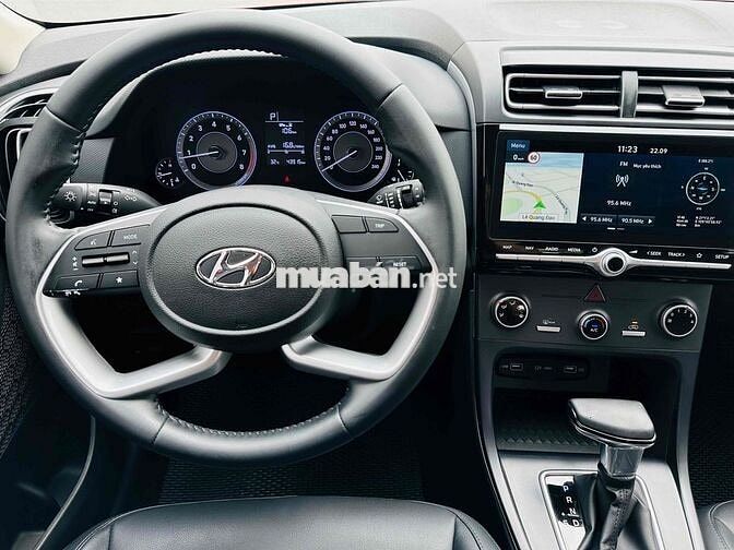Hyundai Creta 1.5AT sản xuất 2022 màu đỏ