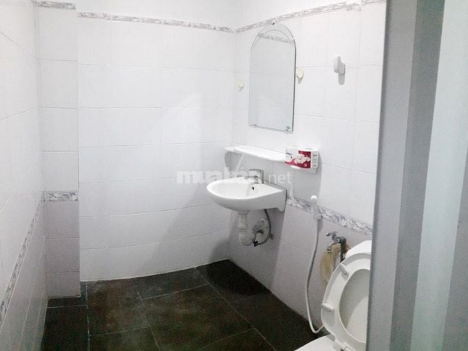 Cho thuê mặt bằng 3m x 15m mặt tiền Nam Kỳ Khởi Nghĩa, Quận 3
