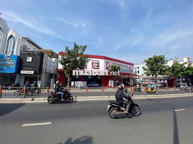 CHO THUÊ NHÀ DIỆN TÍCH LỚN 40x60 Góc 3 mặt tiền Quang Trung P12 Q.GV