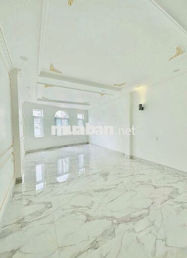 SIÊU PHẨM SIÊU MỚI 214B Thành Thái - Quận 10- có gara trống suốt