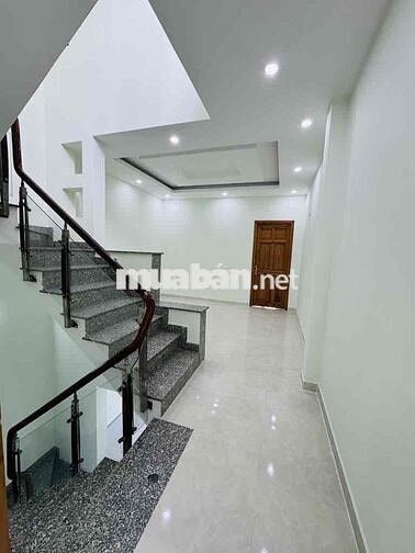 Nhà Hẻm 7m , Ngay Tên Lửa - 64m2 ,3 tầng - Hoàn Công , hơn 5ty