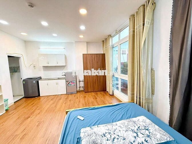 Cho thuê studio full nội thất cửa sổ kính đầy đủ tiện nghi
