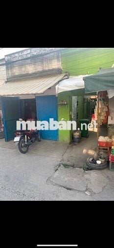 Ngang 8.6m. Dt 250m gom dãy 20 phòng trọ. Đường so 4 hbc thủ đức.