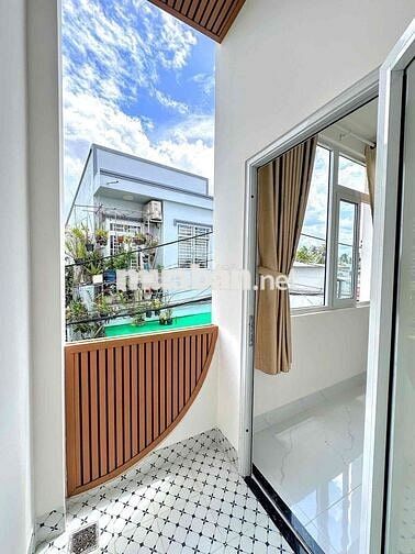 NHÀ ĐẸP MỚI XÂY - ĐẦY ĐỦ NỘI THẤT ĐẸP - NGAY CHỢ BÌNH THUỶ - LỘ Ô TÔ