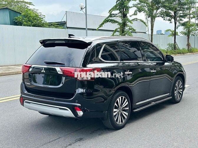 Mitsubishi Outlander 2022 2.0 CVT Premium - 38000