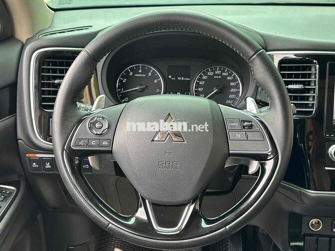 Mitsubishi Outlander 2022 2.0 CVT Premium - 38000