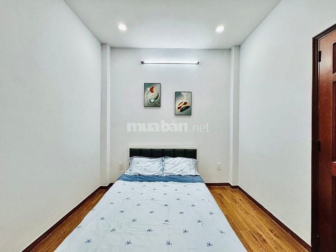Trả nợ cho con bán gấp nhà Lý Thái Tổ,p1, Q10. Chỉ 3,8tỷ. Hẻm xe hơi