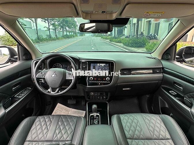 Mitsubishi Outlander 2022 2.0 CVT Premium - 38000