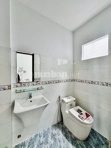 Trả nợ cho con bán gấp nhà Lý Thái Tổ,p1, Q10. Chỉ 3,8tỷ. Hẻm xe hơi