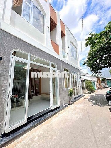 NHÀ ĐẸP MỚI XÂY - ĐẦY ĐỦ NỘI THẤT ĐẸP - NGAY CHỢ BÌNH THUỶ - LỘ Ô TÔ