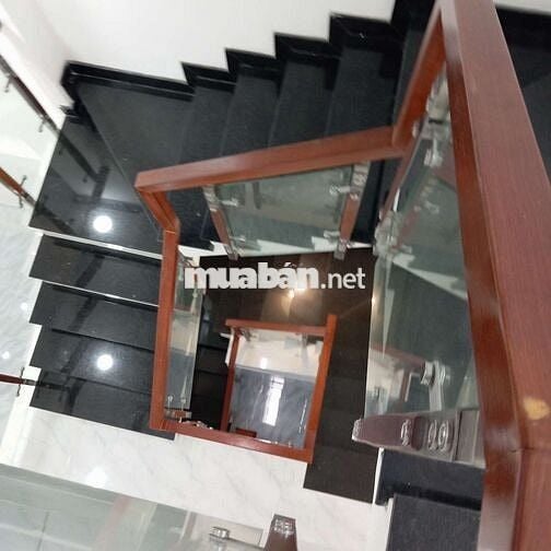 Cần vốn kinh doanh , bán nhà hẻm 3 gác thông thoáng
