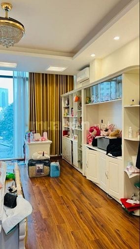 Mạc Thái Tổ,106m 6tầng, 2 ô tô tránh đỗ ,vào nhà. Giá 31,5 tỷ có TL.