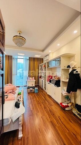 Mạc Thái Tổ,106m 6tầng, 2 ô tô tránh đỗ ,vào nhà. Giá 31,5 tỷ có TL.