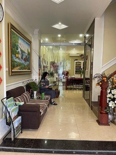 Mạc Thái Tổ,106m 6tầng, 2 ô tô tránh đỗ ,vào nhà. Giá 31,5 tỷ có TL.