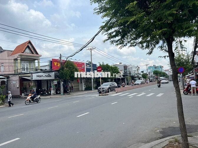 Bán gấp nhà mặt tiền Huỳnh Tấn Phát, P. Tân Thuận Đông, Quận 7