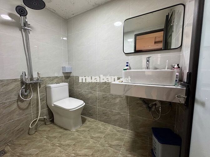 HOT! 1N1K 40M2 NGÕ 466 ĐÊ LA THÀNH – FULL TIỆN NGHI, GIÁ 10TR3