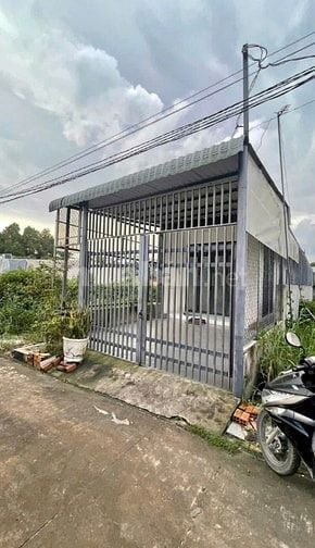 Bán nhà cấp 4 đường tân xuân 1 hóc môn , giá 730tr , 80m2 , shr