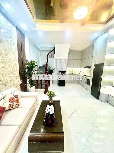 Nhà phố Trường Chinh - Mới, đẹp - Ở ngay - 42m-5m MT - Ban công thoáng