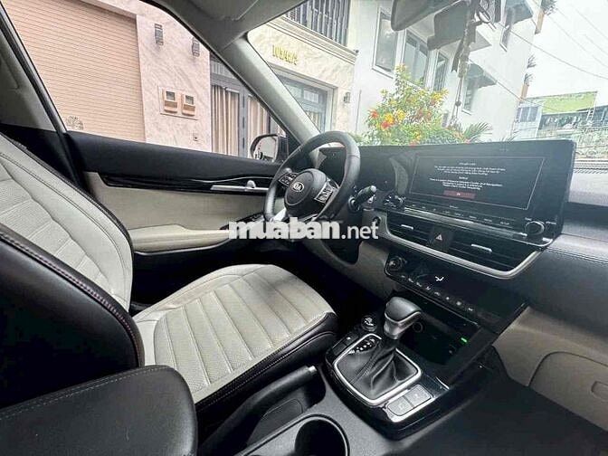 Kia Seltos 2022 Premium 1.4 AT - 34000 km
