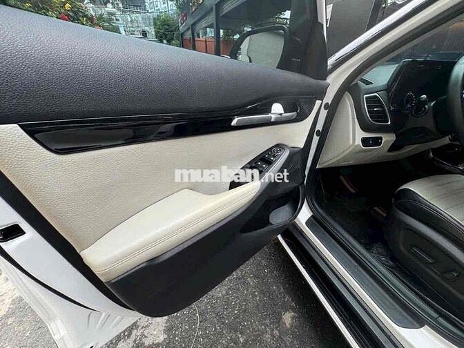 Kia Seltos 2022 Premium 1.4 AT - 34000 km