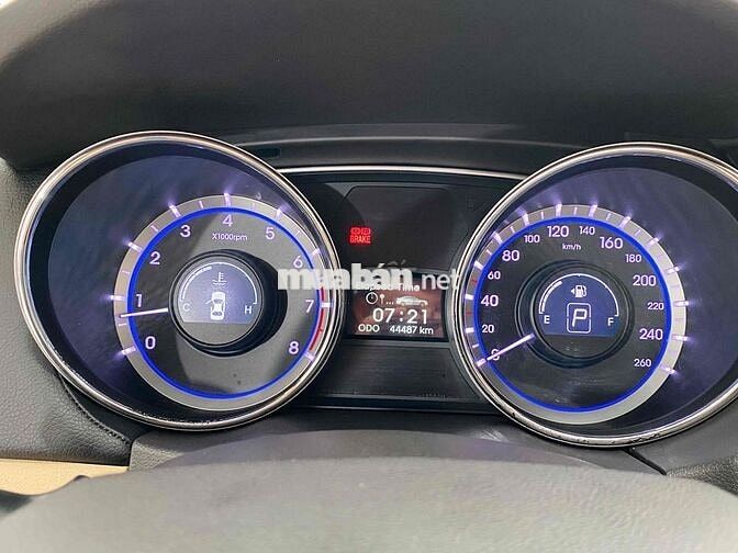 Hyundai Sonata 2010 2.0L AT - 44000 km