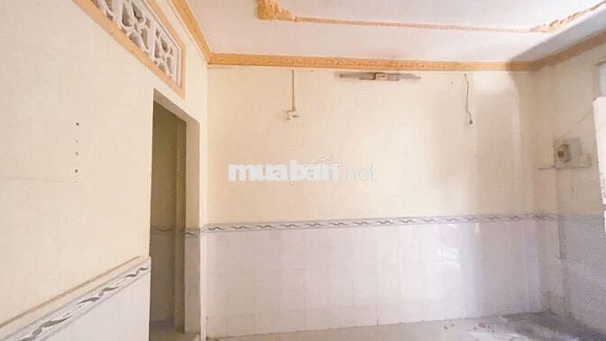 BÁN NHÀ CŨ TIỆN XÂY MỚI ĐÔNG HỒ P4 Q8 - HẺM BA GÁC - GIÁ 2.7 TỶ
